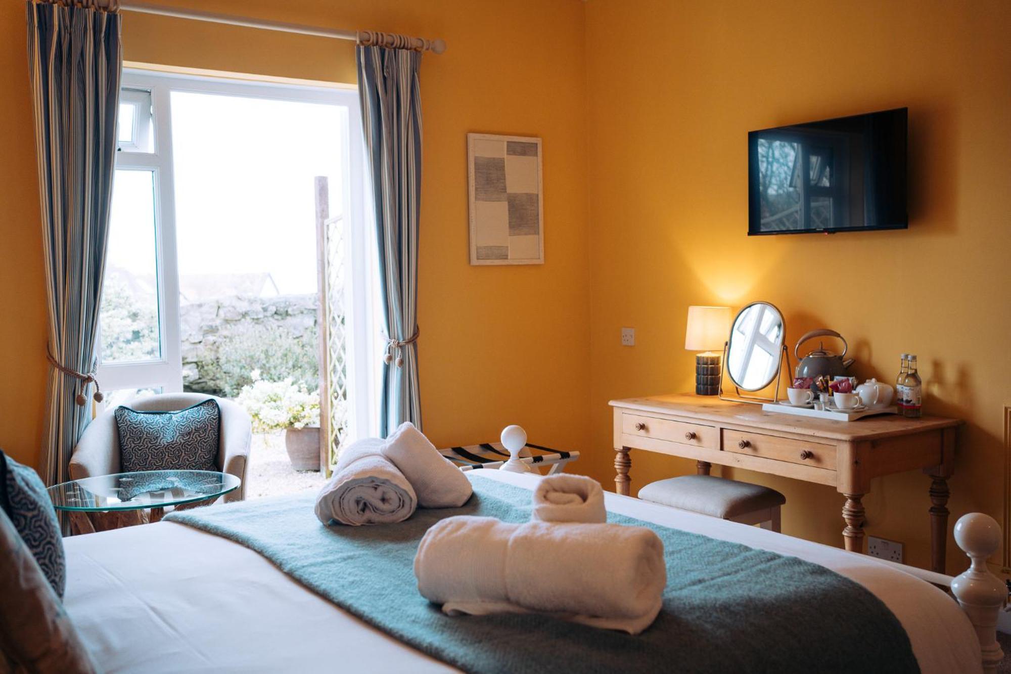 The Royal Lion Hotel ไลม์รีจิส ภายนอก รูปภาพ