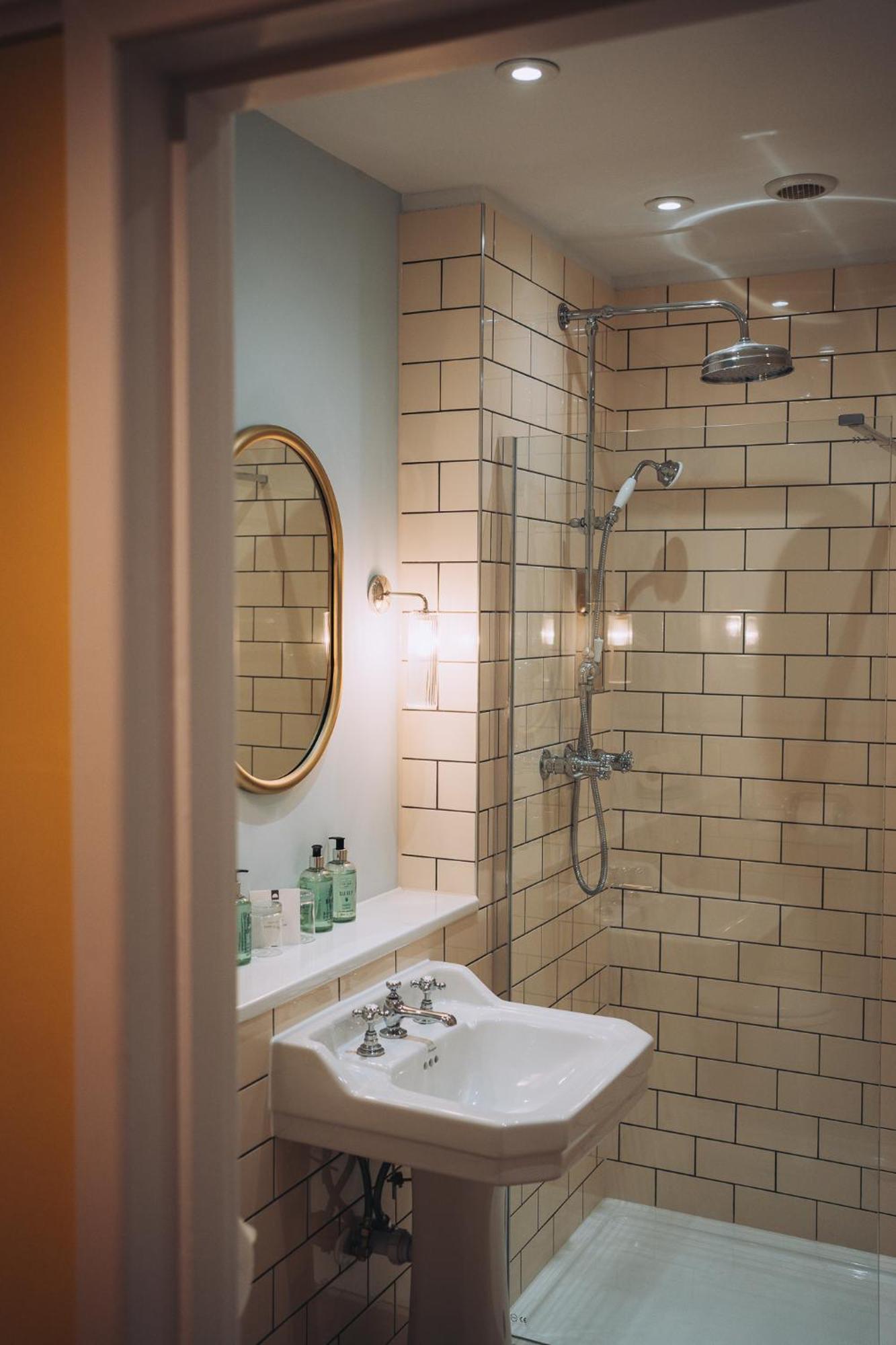 The Royal Lion Hotel ไลม์รีจิส ภายนอก รูปภาพ